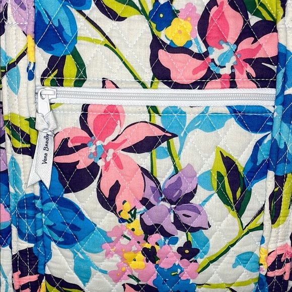 Vera Bradley Blue and Purple Travel Bag with Floral Design - Picture 2 of 8